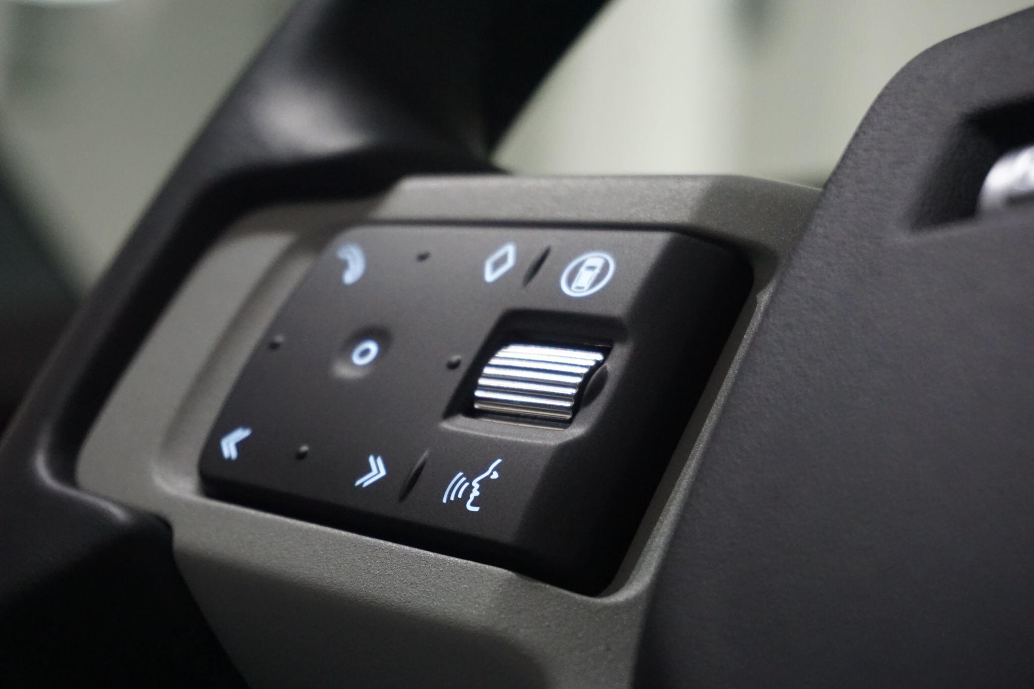 Land Rover Defender 110 2.0 P400e 15.4kWh XS Edition SUV 5dr Petrol Plug-in Hybrid Auto 4WD Euro 6 (s/s) (404 ps)